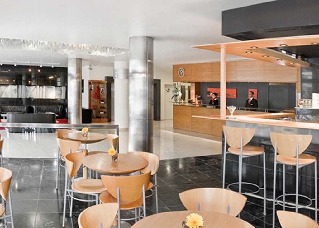Tryp Montevideo Hotel Exterior photo