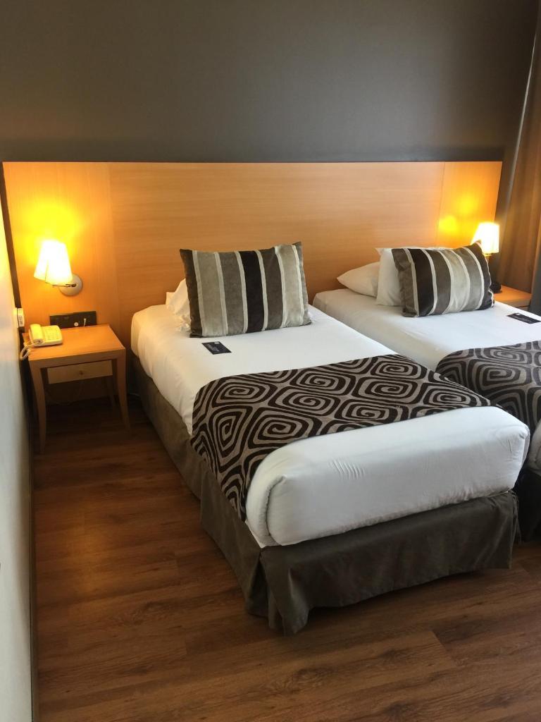 Tryp Montevideo Hotel Exterior photo